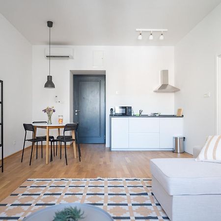 Wally Apartments By Flat White - With Elevator Zagreb Bagian luar foto